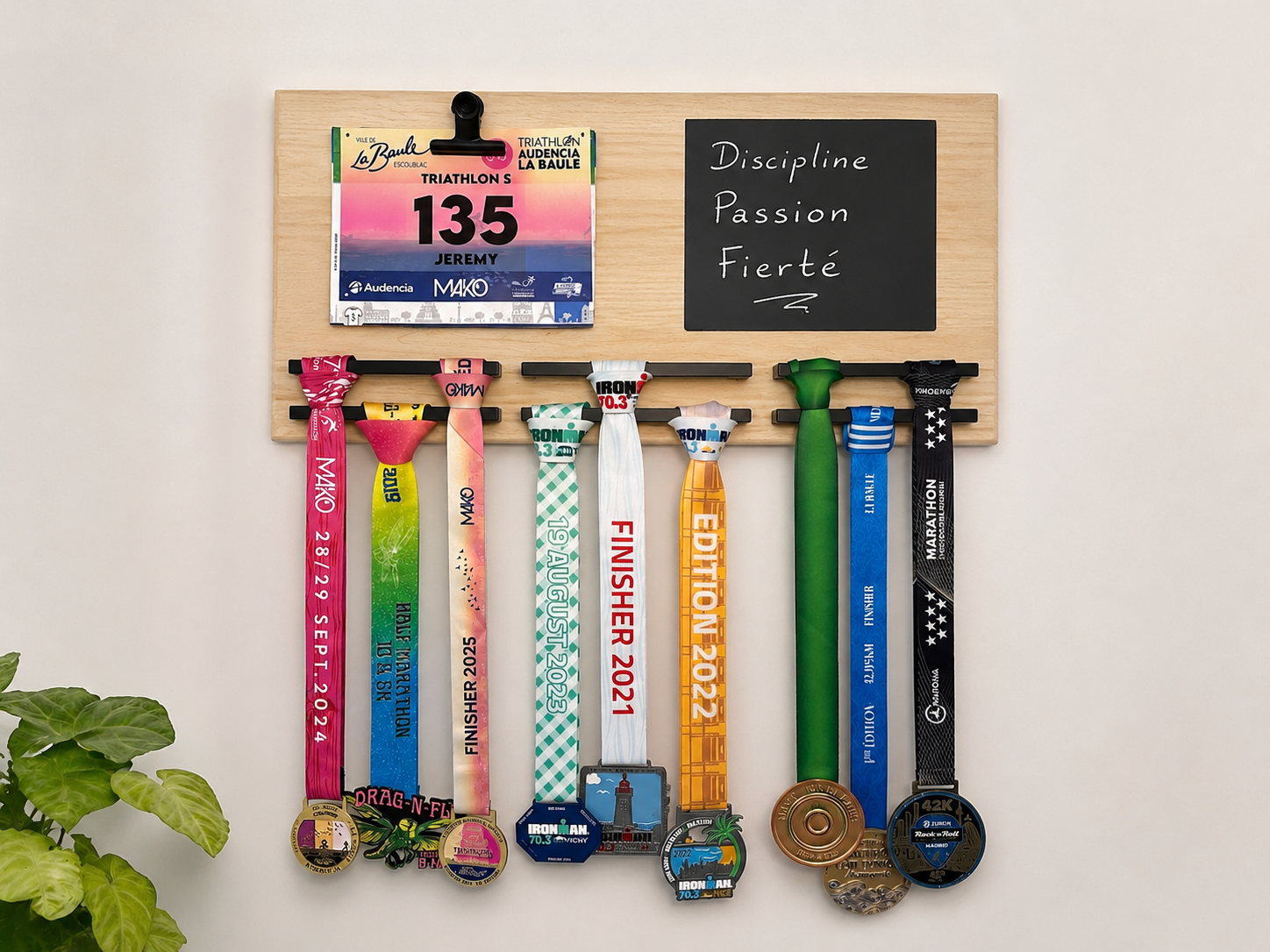 Présentoir mural pour médailles de sport, cadeau personnalisé pour coureur, triathlète, marathonien ou sportif.
