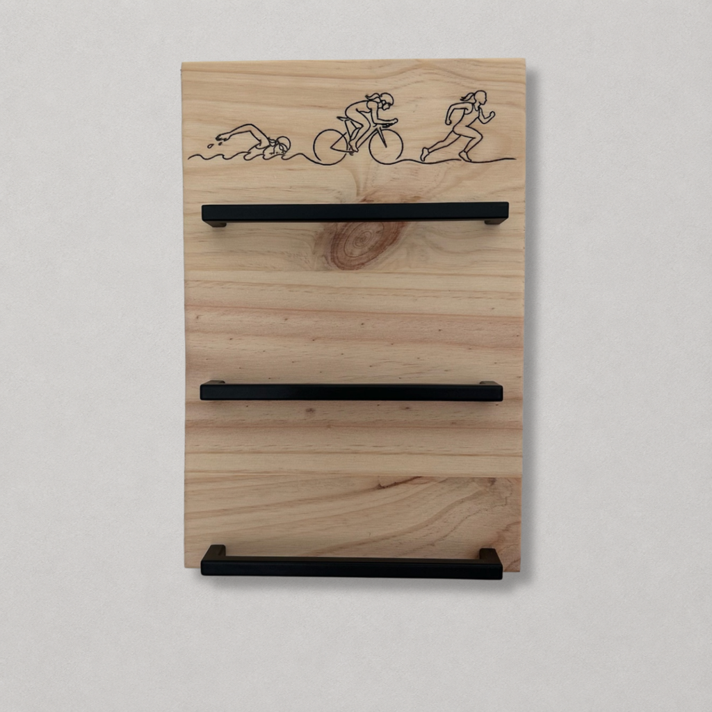 Gravure triathlon sur support en bois, idée cadeau sportif originale
