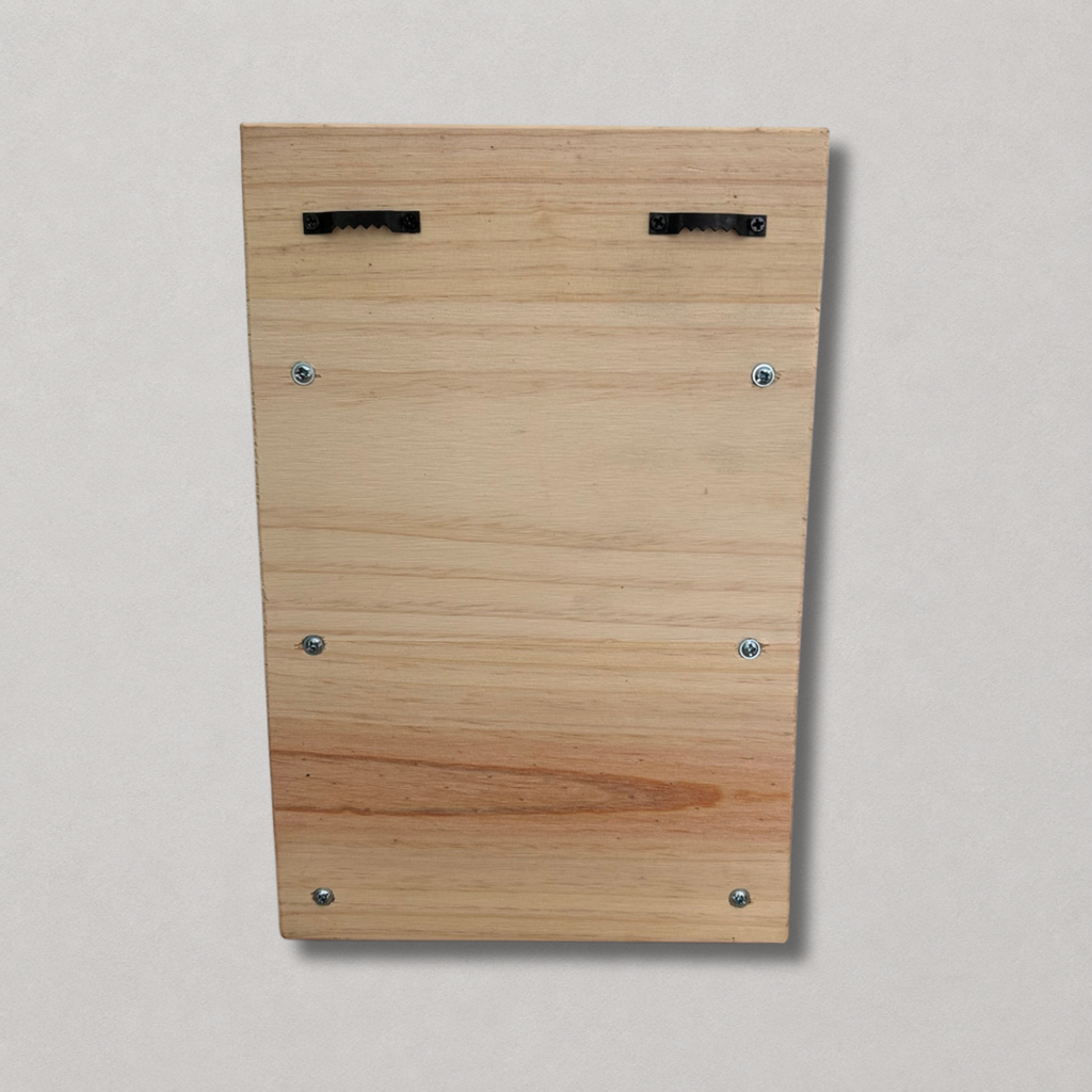Medal hanger en bois avec ardoise pour exposer ses médailles de sport