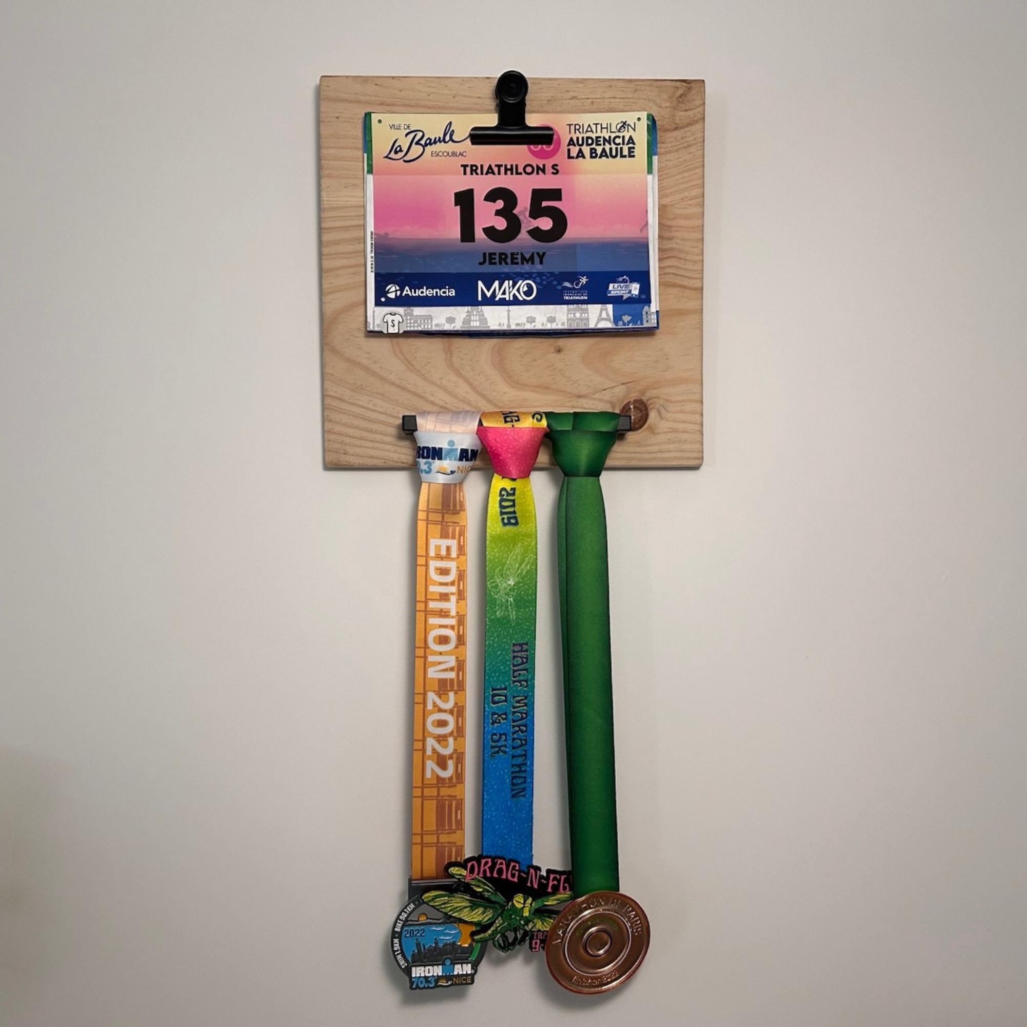 Porte médaille et dossard compact fabriqué en France