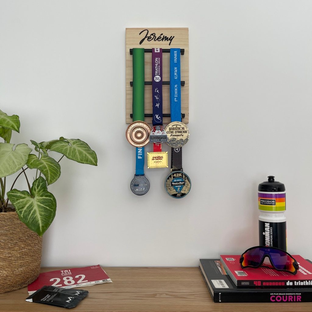 Porte médailles mural personnalisé fabriqué artisanalement en France