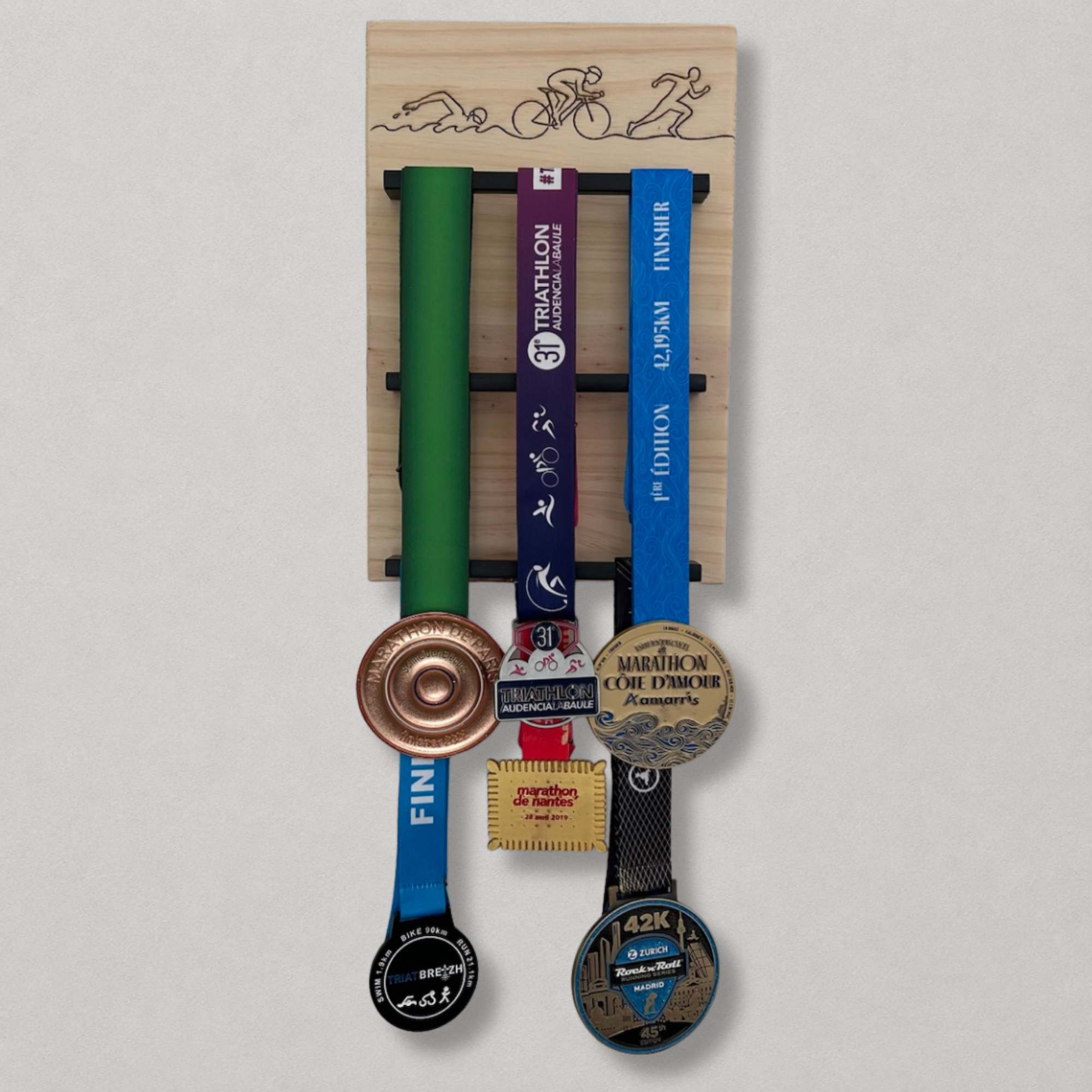 Porte-médailles triathlon en bois – Cadeau triathlète – Medal Gallery