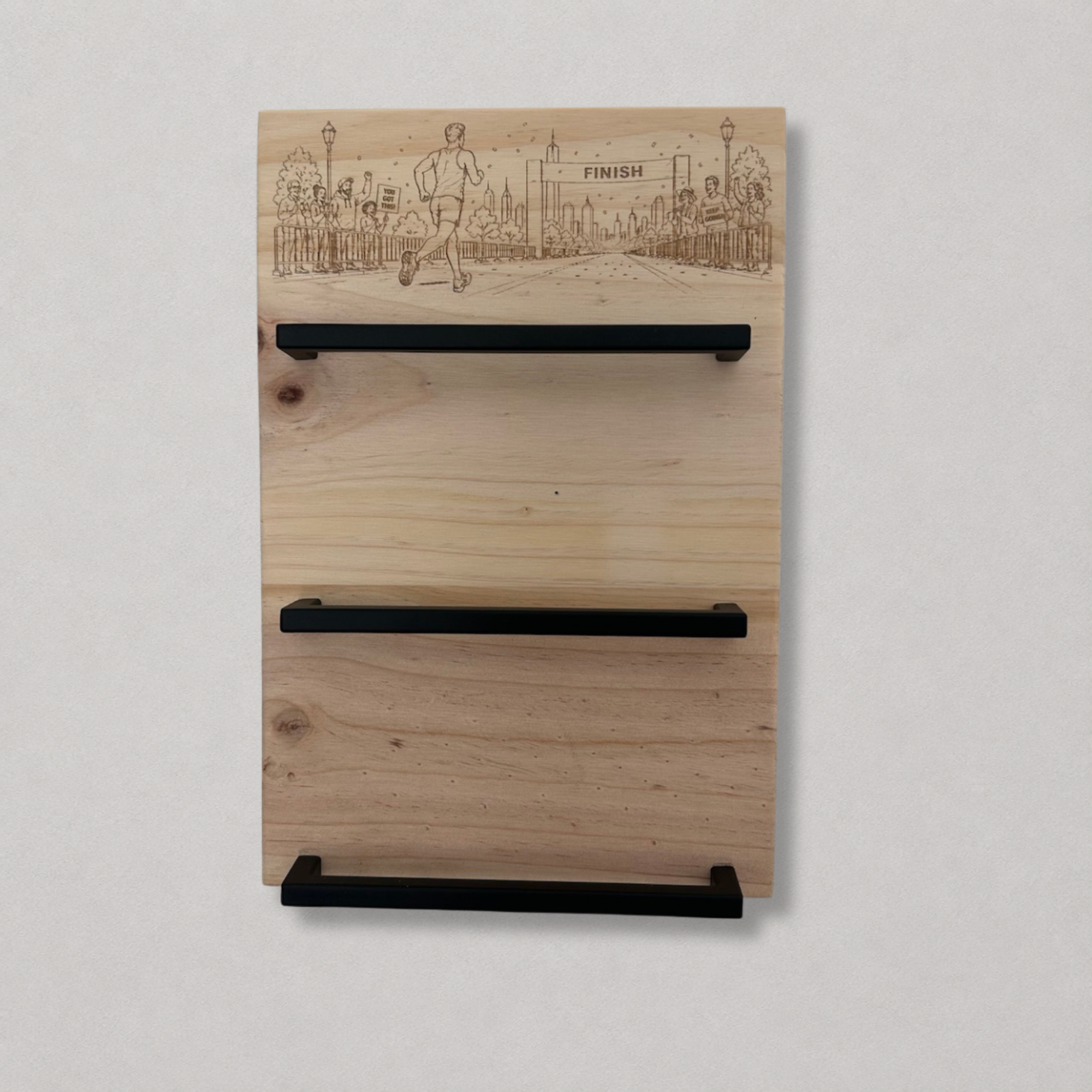 Support porte médailles mural en bois vide avec plusieurs barres noires
