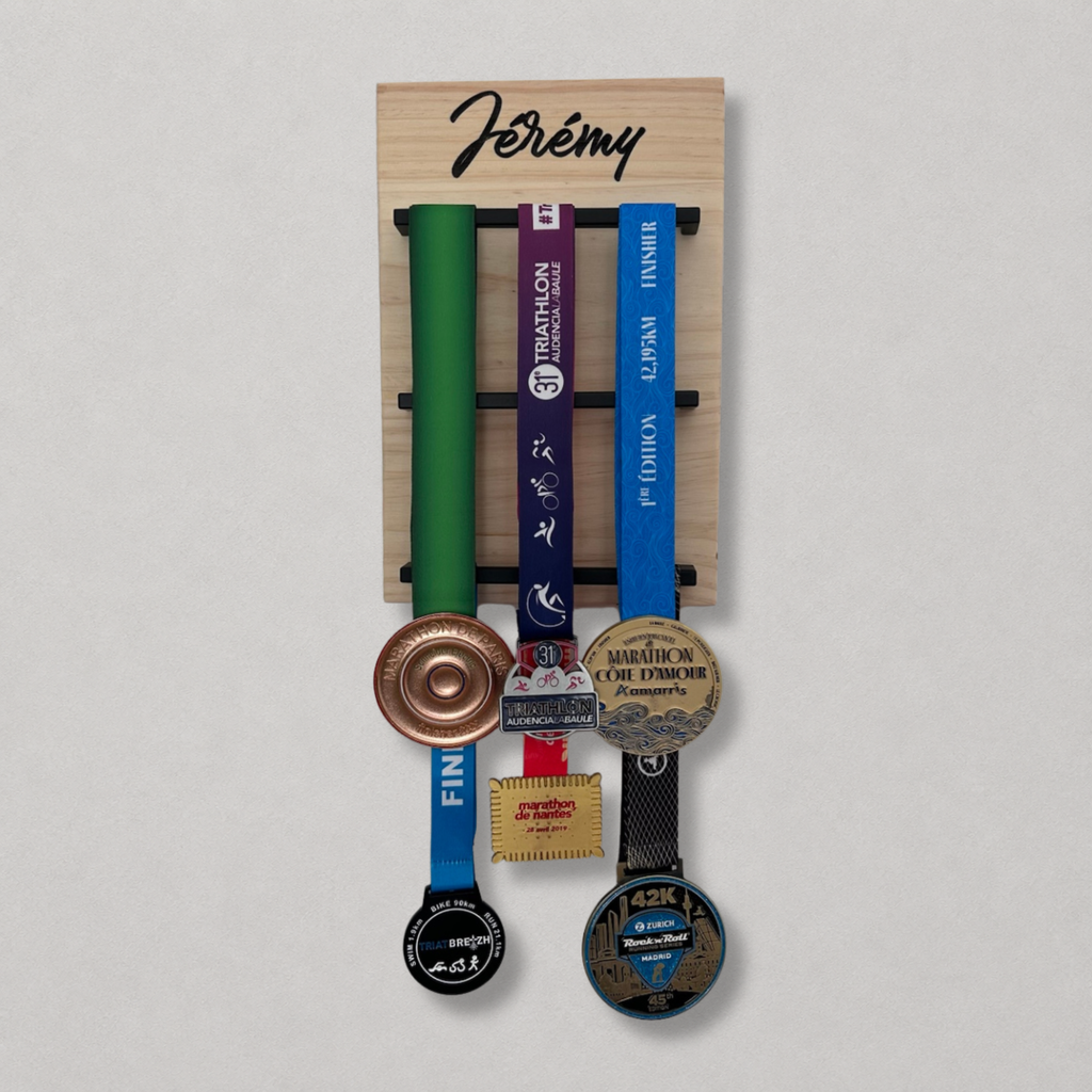Support médailles en bois personnalisé pour running, trail et triathlon