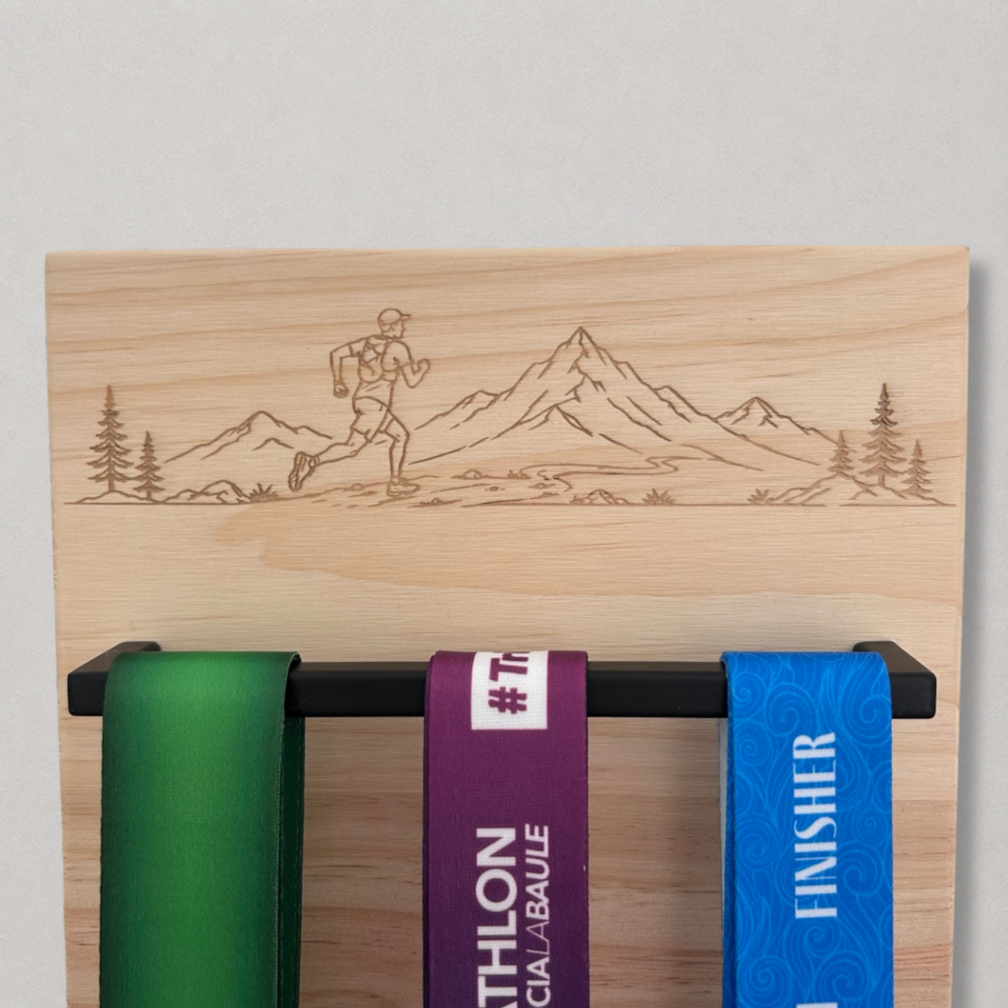 Support médailles trail en bois avec 3 barres de suspension