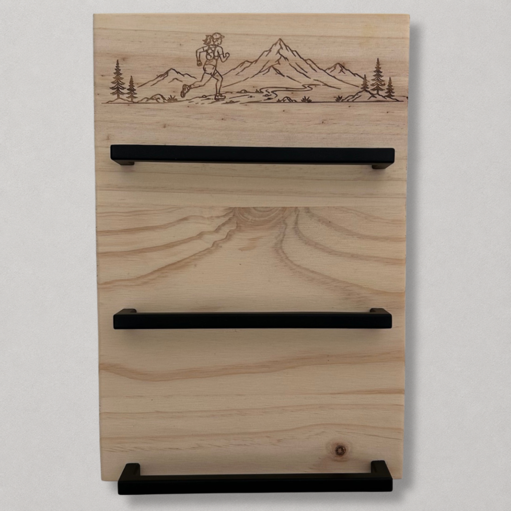 Porte médailles trail en bois fabriqué en France, idée cadeau traileur